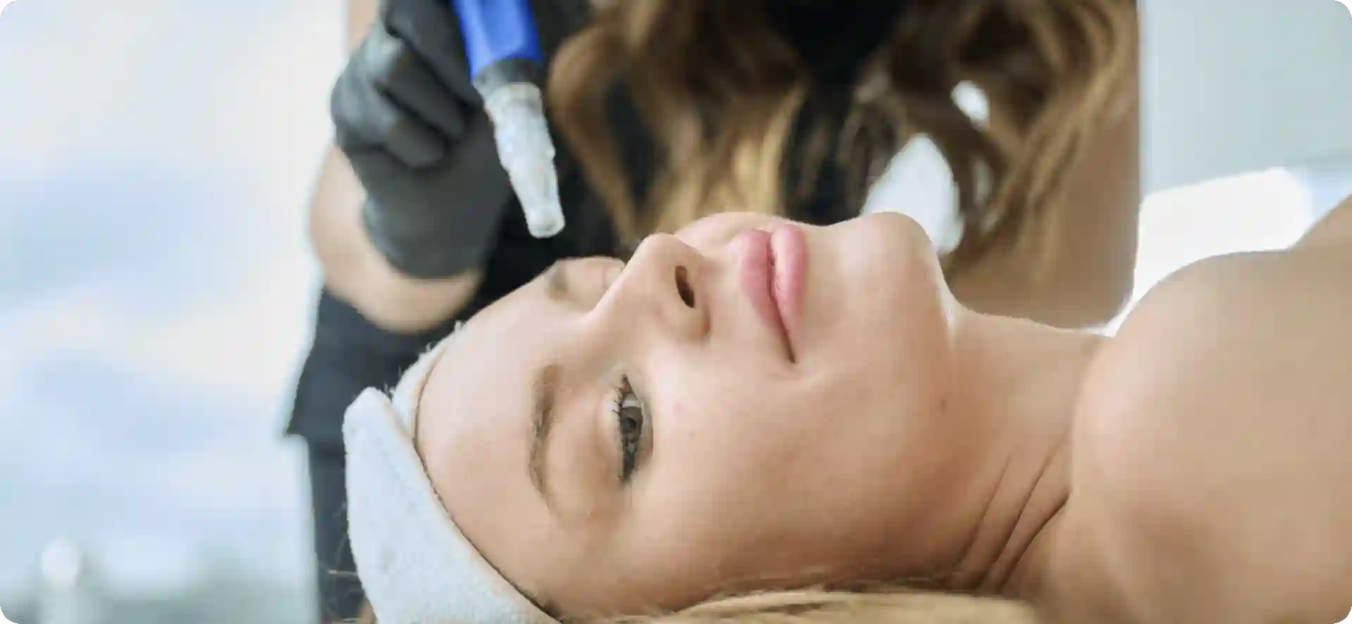 How Do Microneedles Trigger New Collagen and Elastin in Loose Skin Ross-on-Wye?